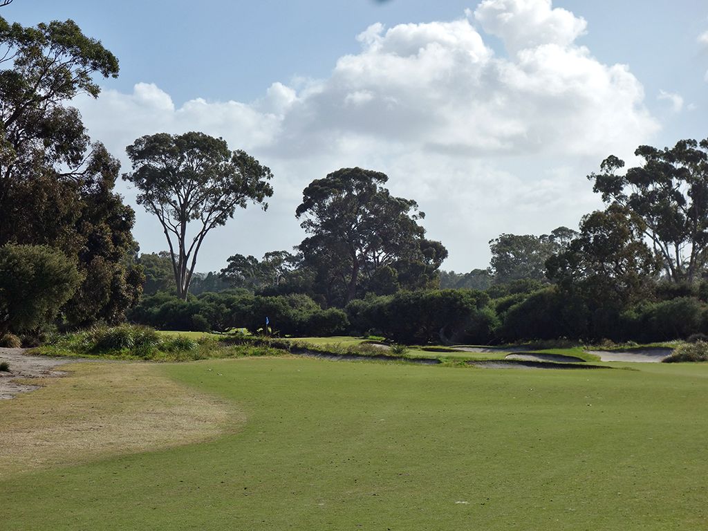 9th Hole at Kingston Heath Golf Club (359 Yard Par 4)